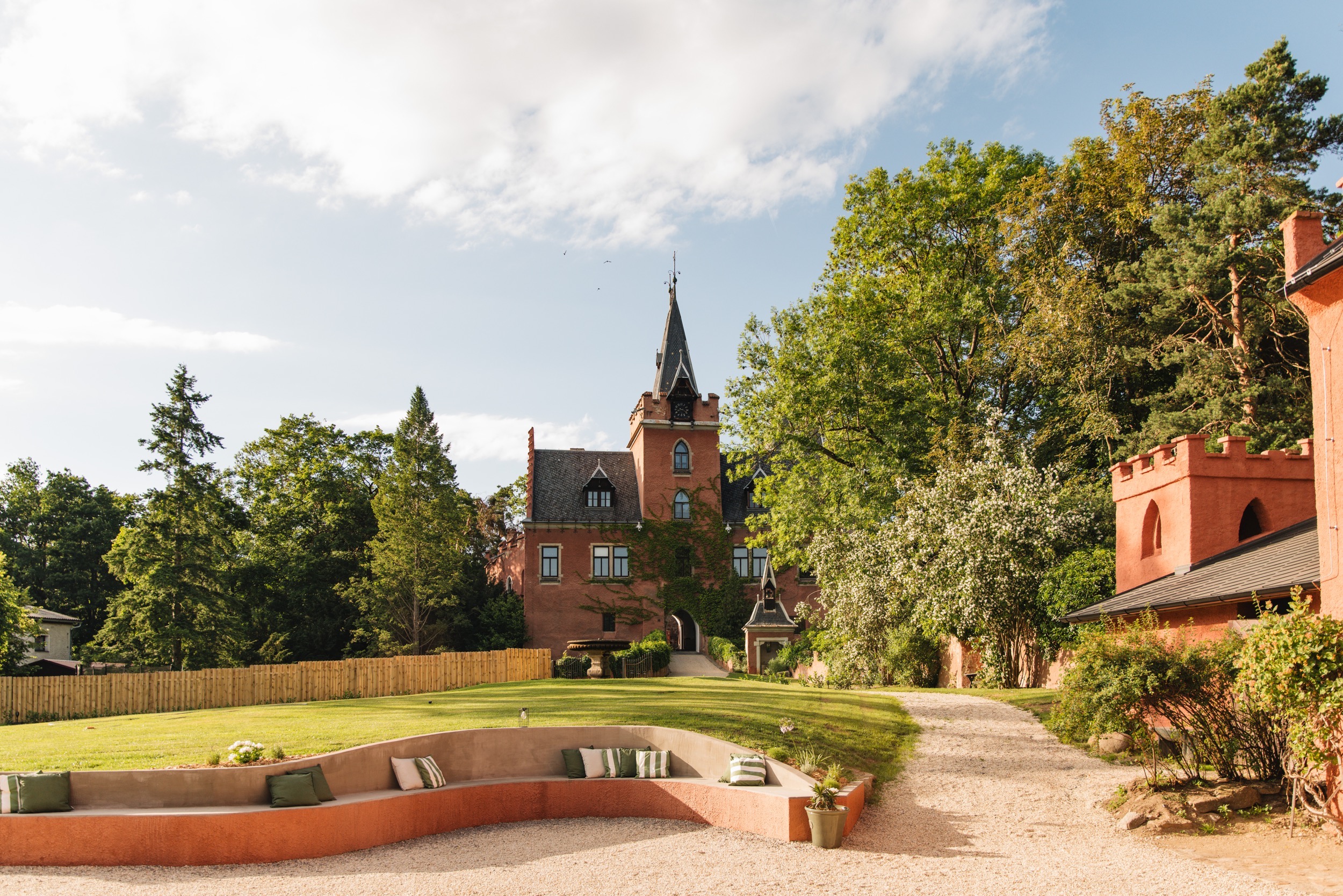 Castle Cerveny Hradek Sedlcany 52