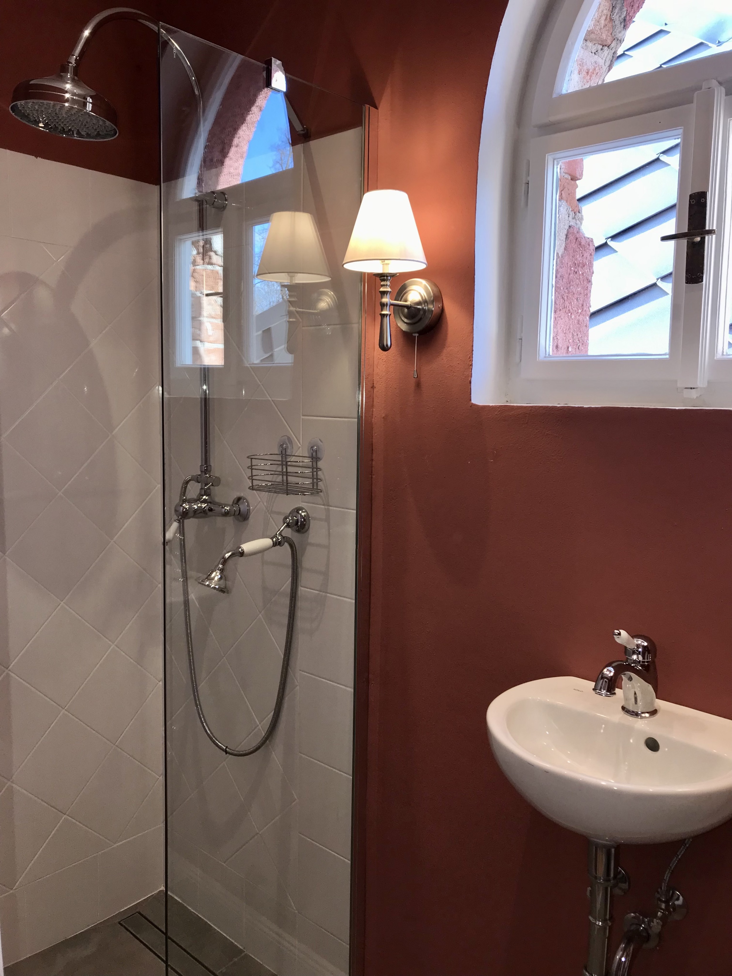 Cerveny-Hradek-Sedlcany-Bathroom-2