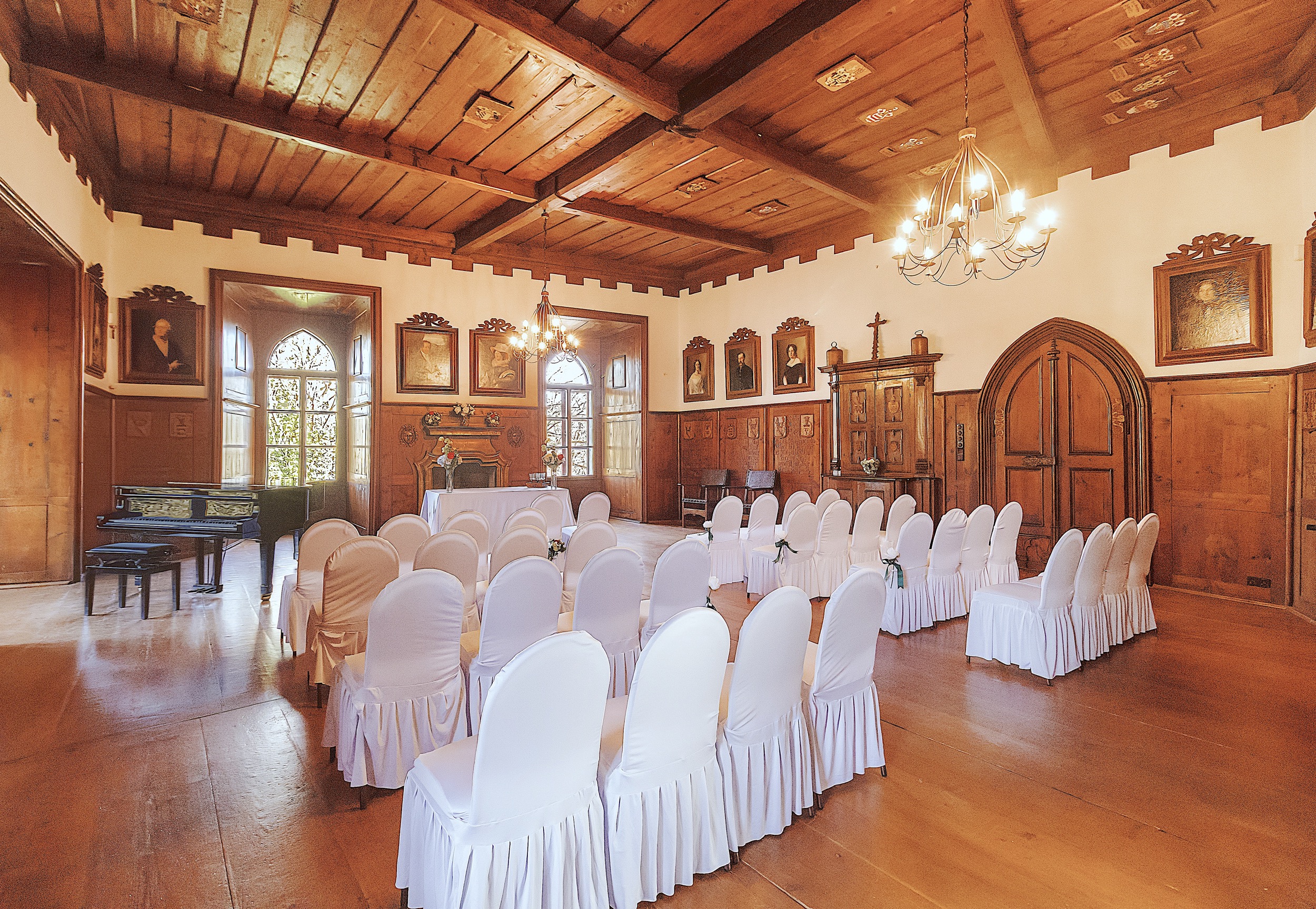 knights hall cerveny